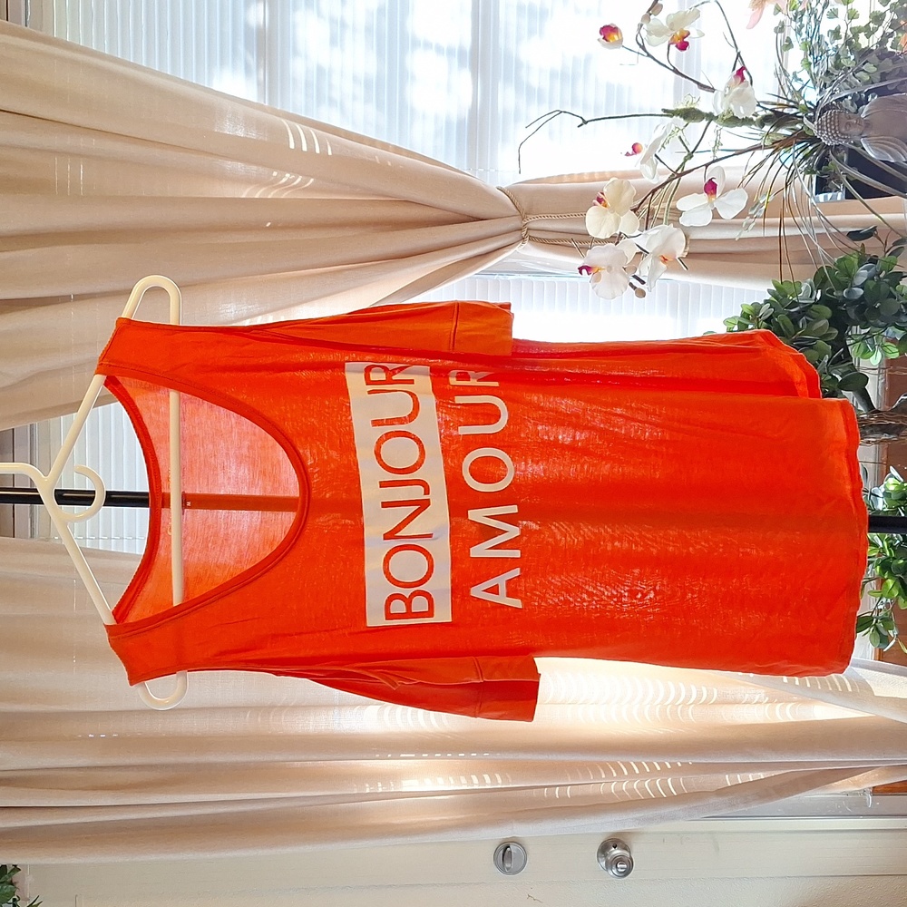 Gianni Bini cold shoulder Bonjour Amour tee orange medium M